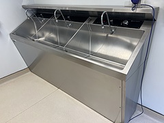 Skytron Triple Stainless Scrub Sink